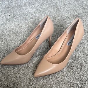 Steve Madden Tan Heels Classic Pointed-Toe Pumps